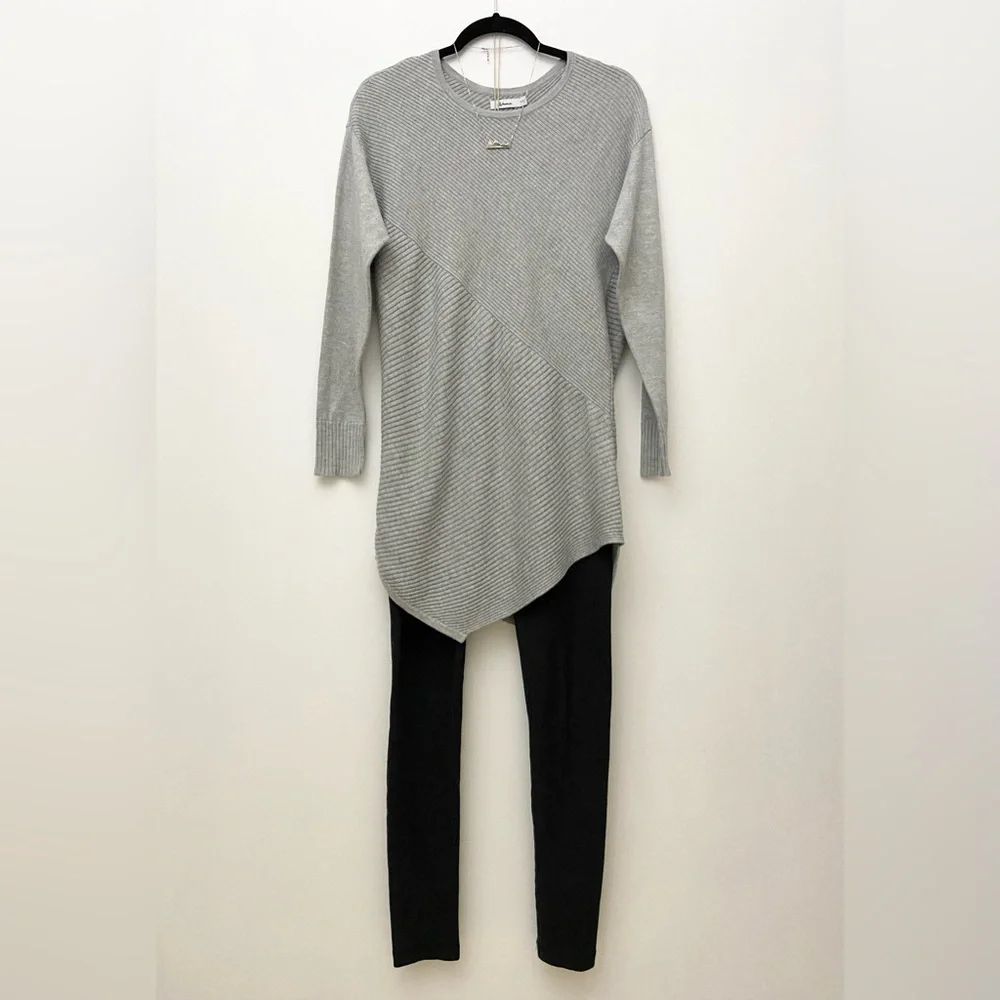 Gray Knit Asymmetrical Tunic Sweater - Picture 2 of 8